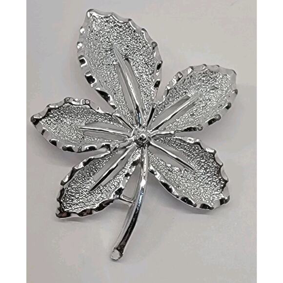 VTG Sarah Coventry Leaf Textured Smooth Silver Tone Brooch Pin Signed SarahCov - Picture 1 of 10